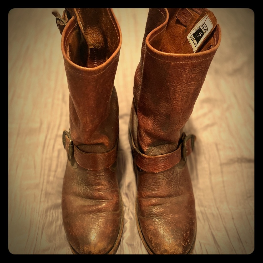 Frye  classic mid calf “Veronica shorties”